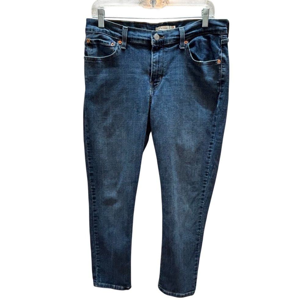 Levi’s Boyfriend Straight Leg Jeans Medium Wash Size 31